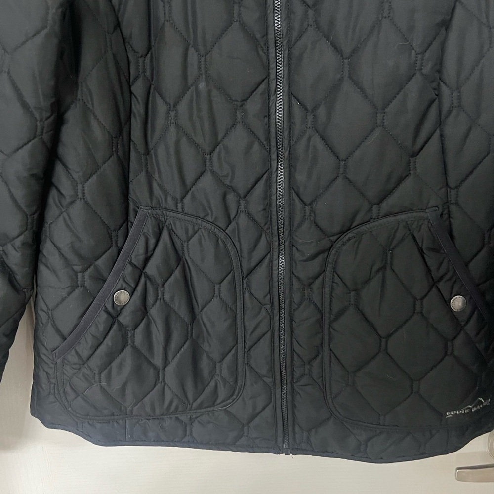 Eddie Bauer Dark Black Quilted Puffer Size Medium. - Picture 4 of 4